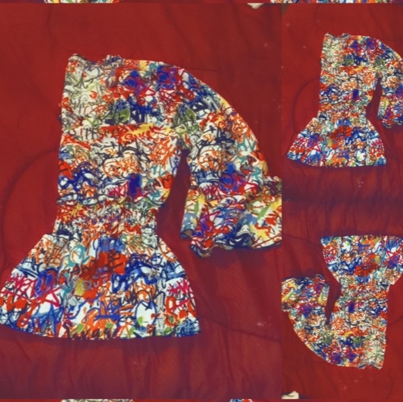 Women's graffiti top with string tied neckline size large - Picture 4 of 5